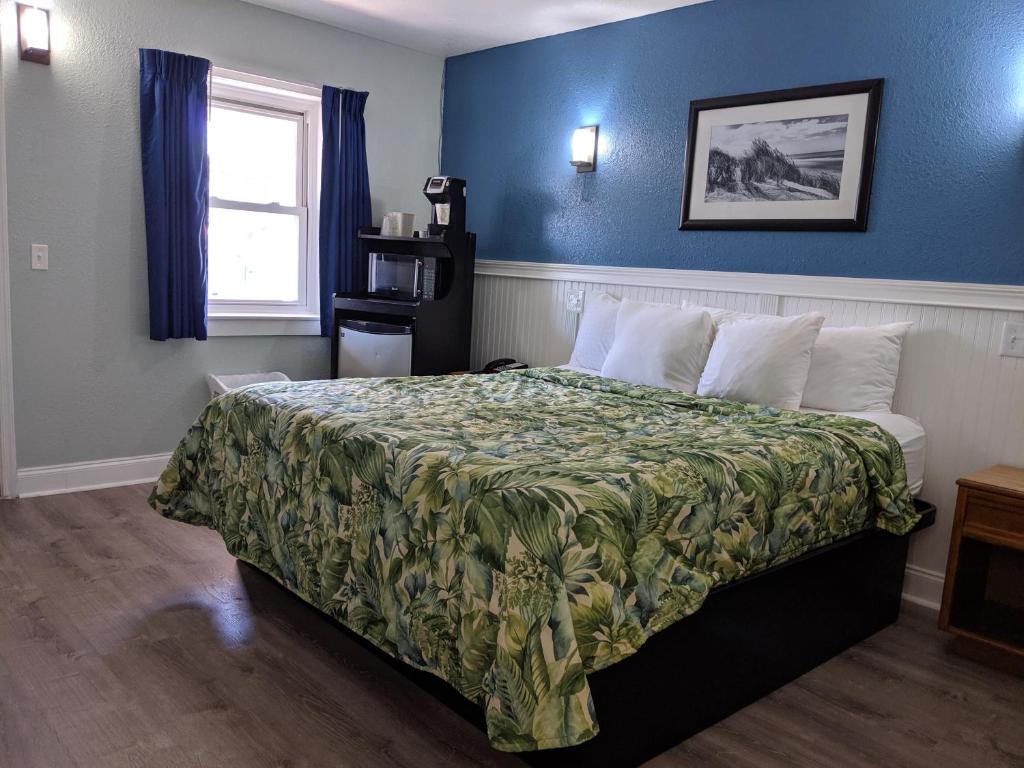 Colonial Inn image 10
