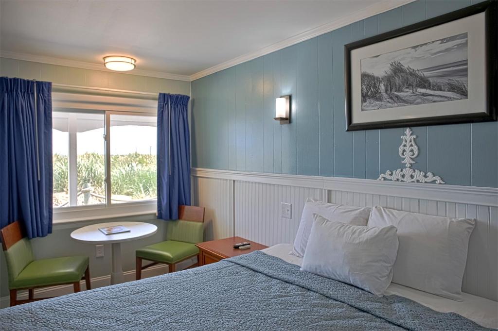 Colonial Inn image 18
